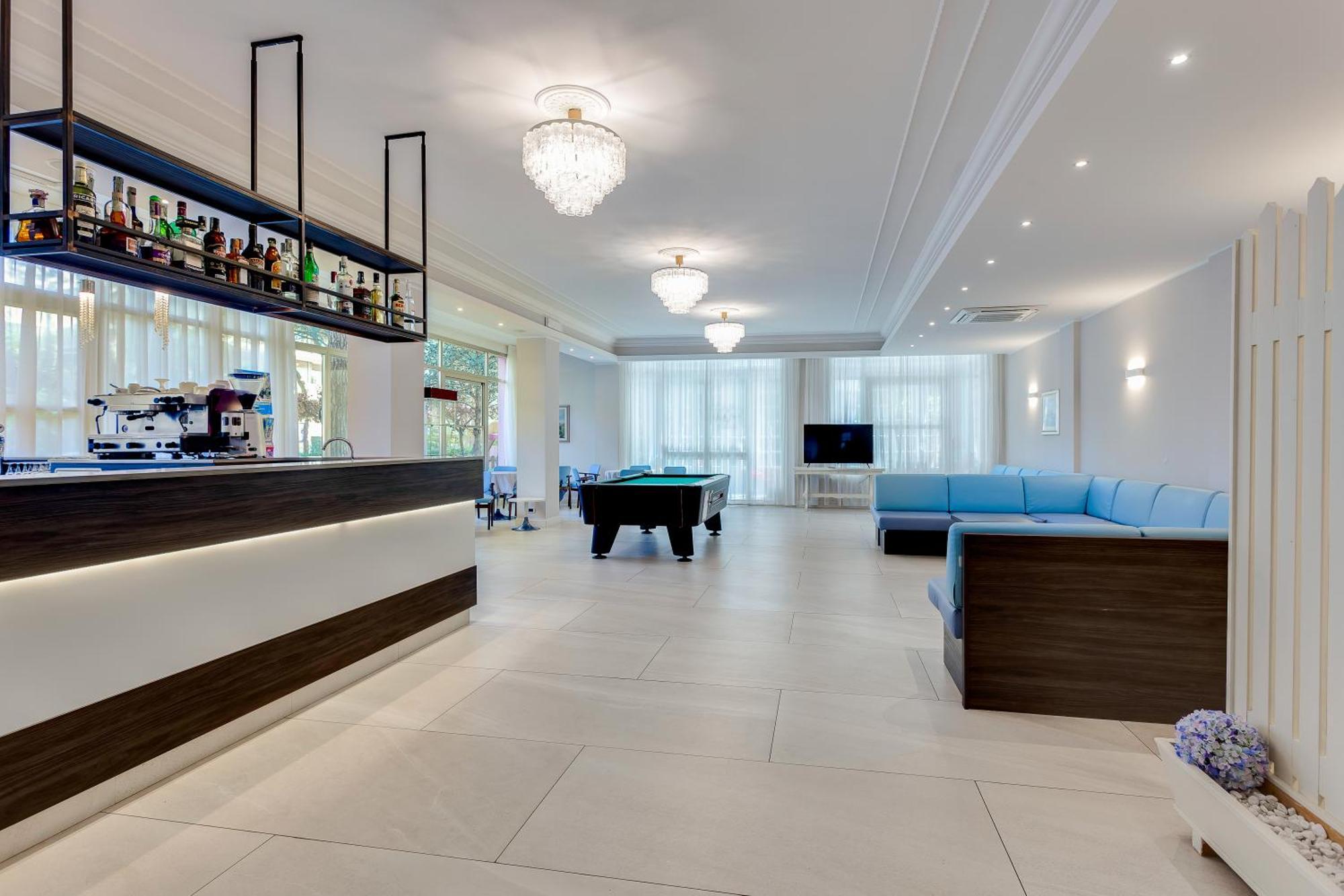 Hotel Meeting เชเซนาติโก ภายนอก รูปภาพ
